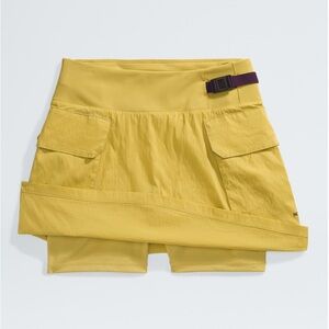 THE NORTH FACE Yellow Skort